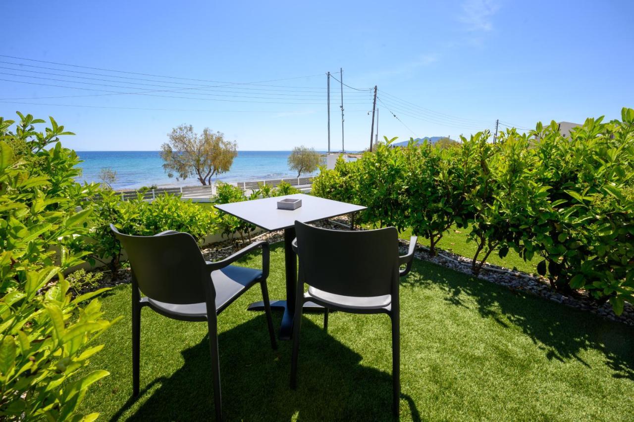 Cubes On The Beach Athens Airport Артемида Екстериор снимка